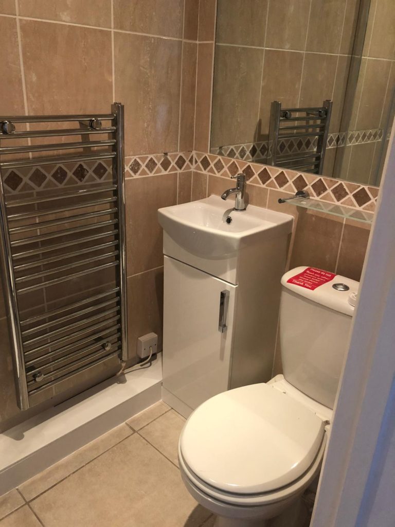 ensuite shower room twin or double room Madhatter Bed and Breakfast